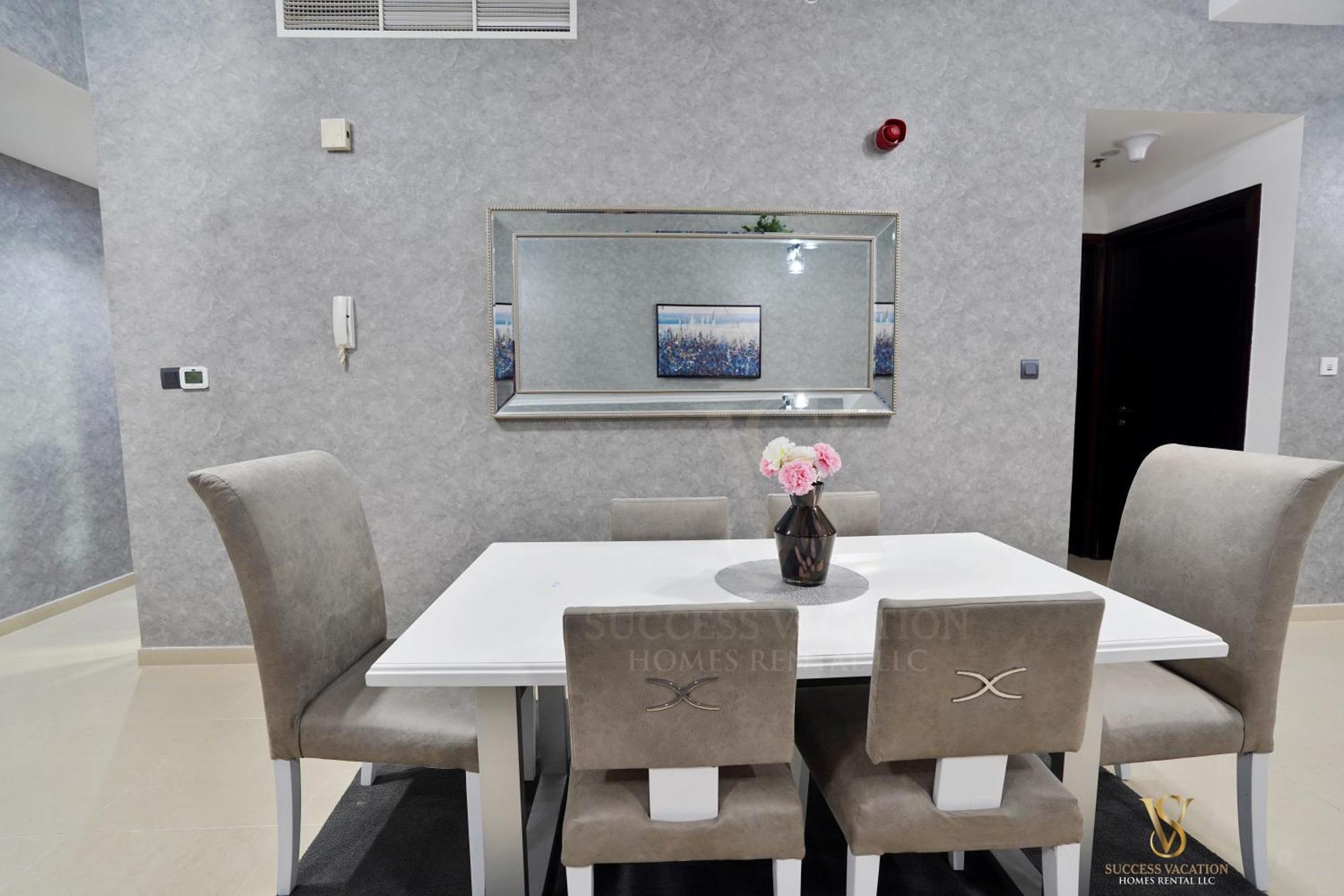 Success Luxury - 5 Min Away Marina Corniche - Free Housekeeping Provided Everyday-24-7 Staff Available For Services Appartement *