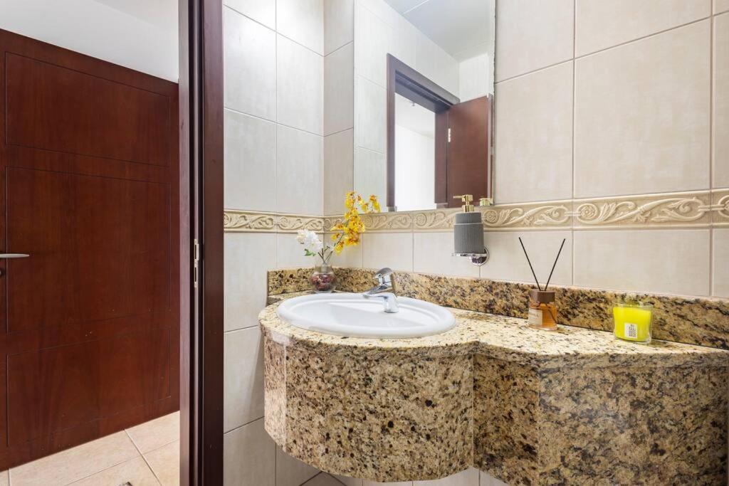 Apartment Enjoyable 2br In Marina