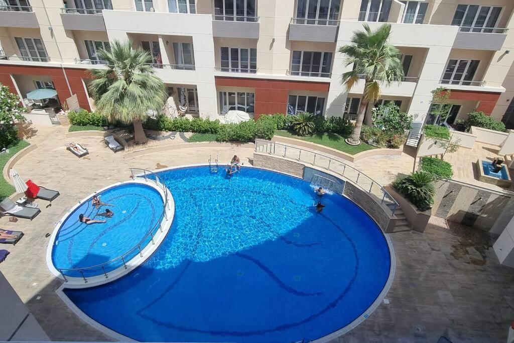 2 Bedroom With Pool View Brand New Appartement Dubai