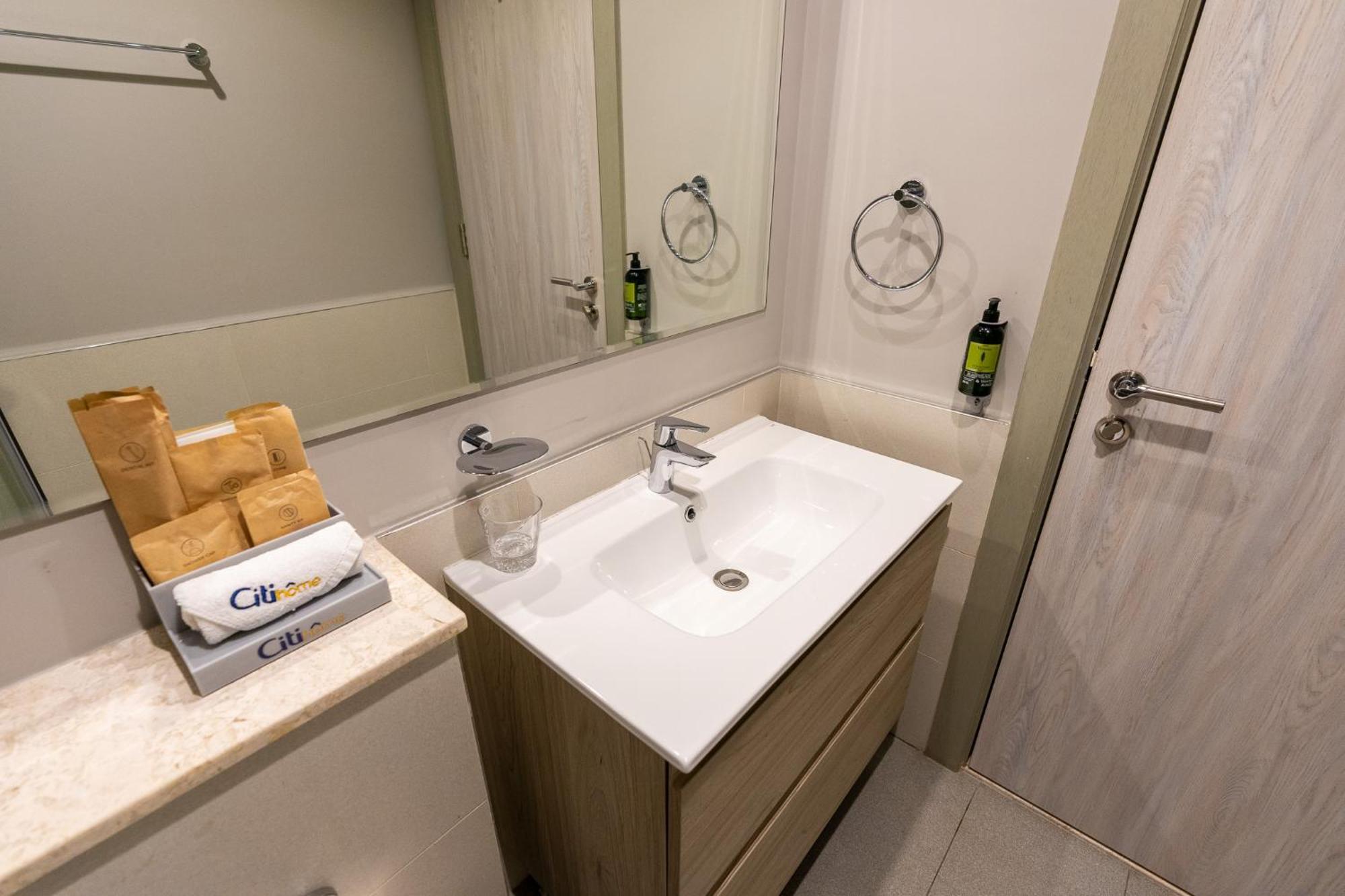 Citihome -1br With Balcony & Pool View In Zada Tower Apartment