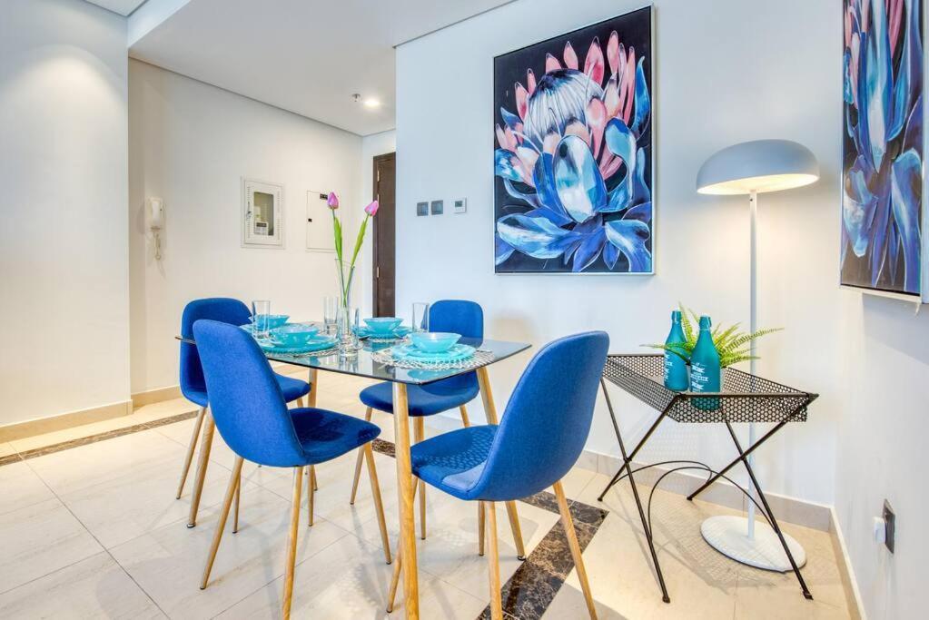 1br + Maid In Downtown *