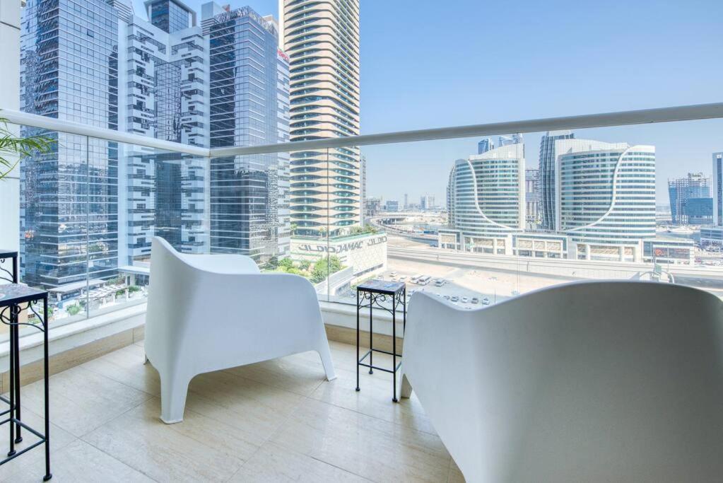 1br + Maid In Downtown *