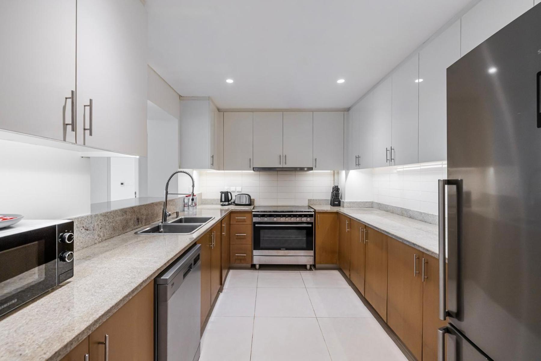 Nox Spacious 3br In Boulevard Crescent Tower Summer *