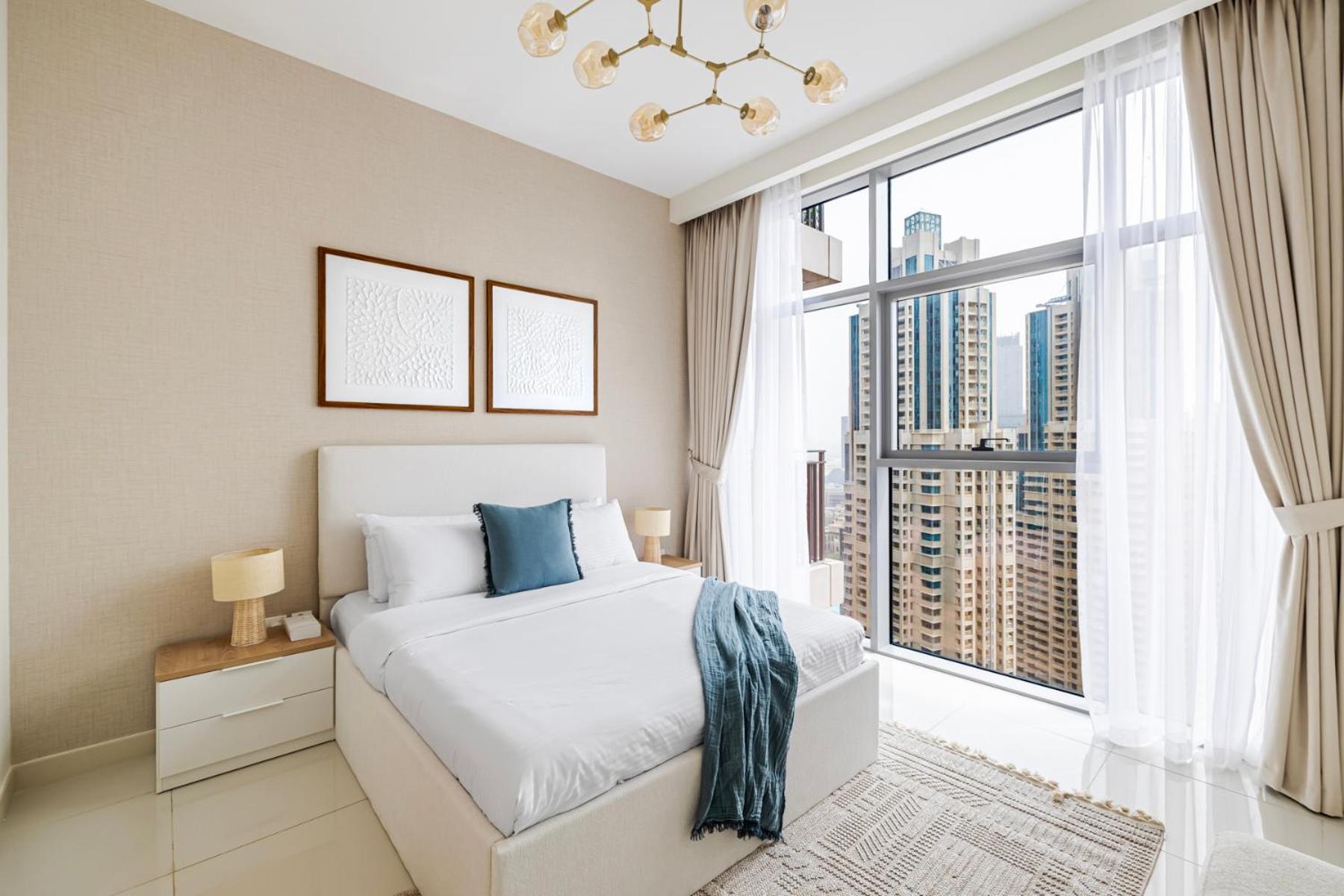 Nox Spacious 3br In Boulevard Crescent Tower Summer *