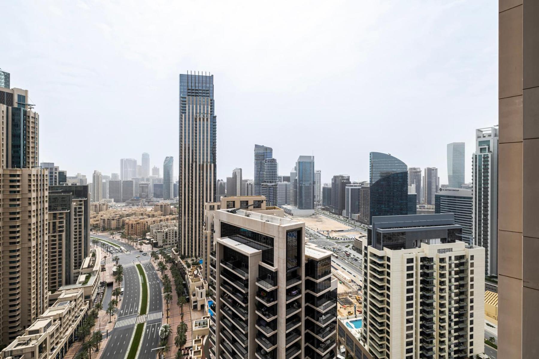 Lejlighed Nox Spacious 3br In Boulevard Crescent Tower Summer Dubai