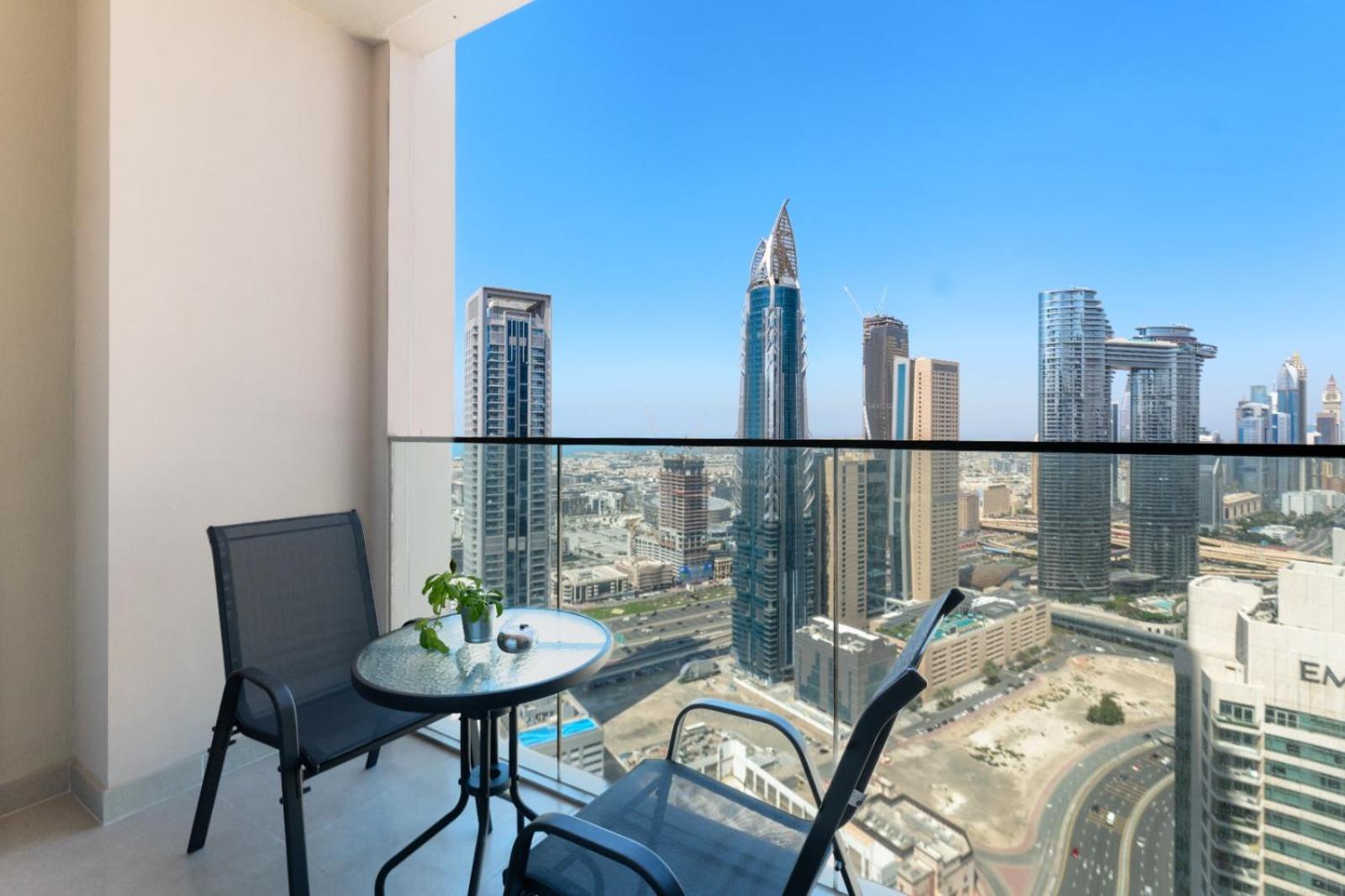 Charming In Downtown Just Steps From Burj Khalifa & Mall By Bhavan Dubái