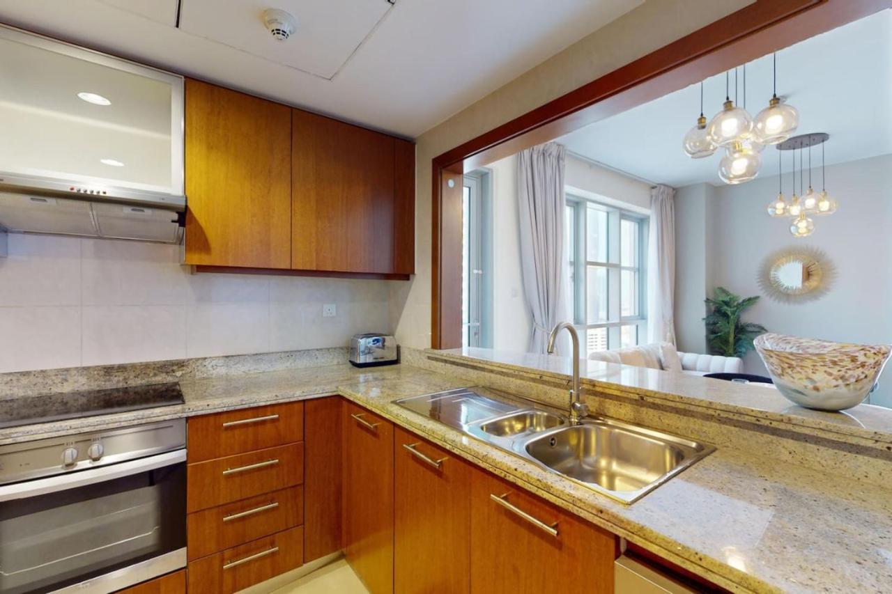 Standpoint Tower A - Perfect One Bedroom *
