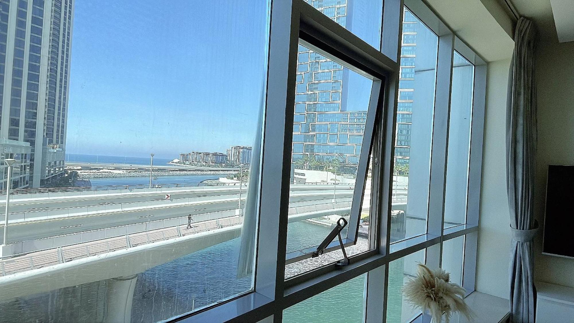Bright & Cozy 1 Bedroom Canal View In Marina Dubaï
