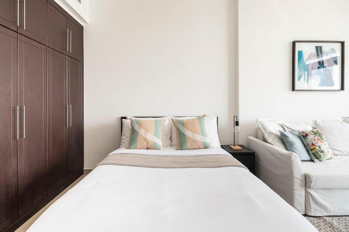 Frank Porter - Siraj Tower Appartement *