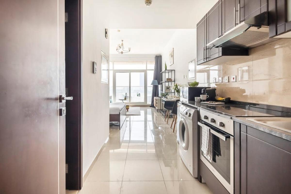 Frank Porter - Siraj Tower Appartement