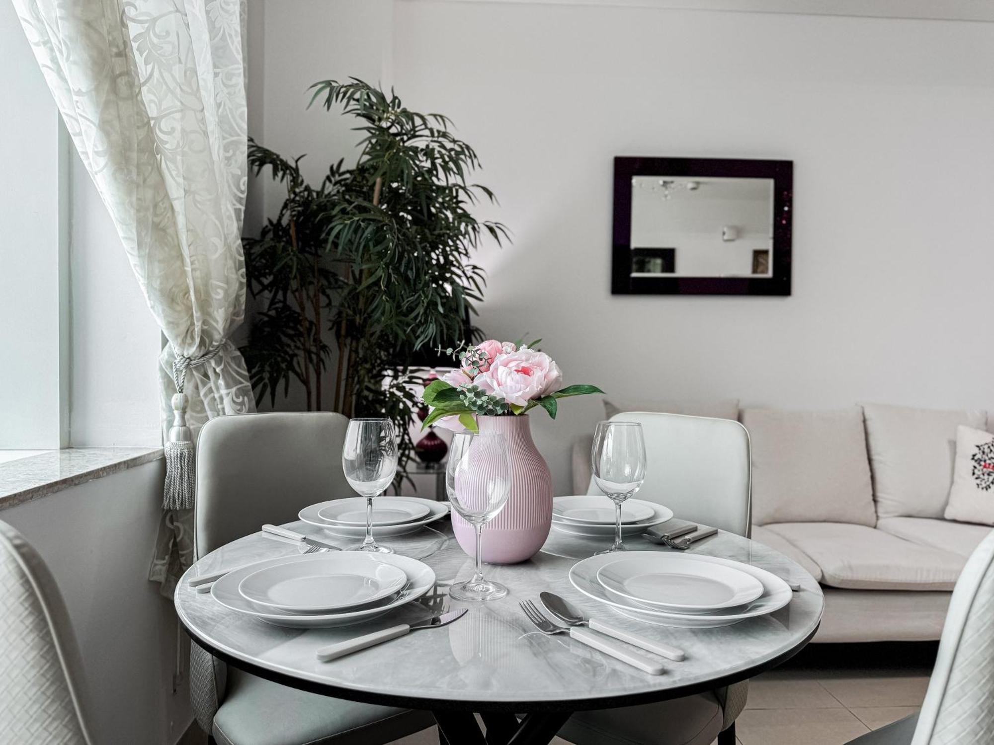 Apartemen Marina & Palm View - High Floor 2br Near Jbr Dubai