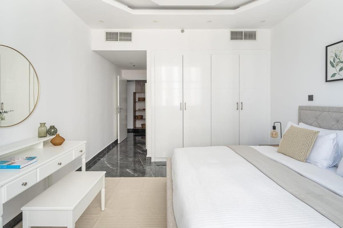 Frank Porter - Burj Al Nujoom Apartamento Dubai