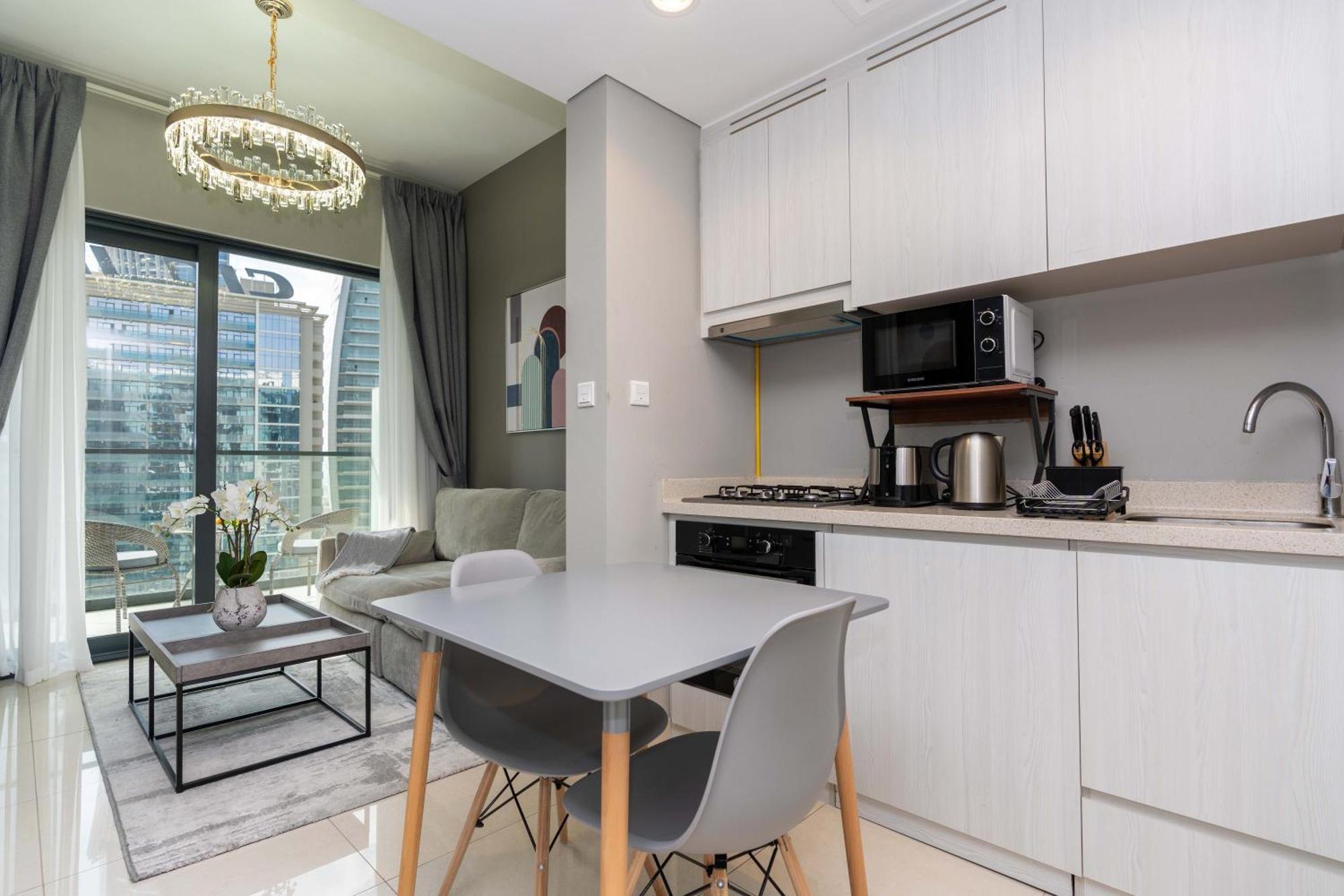 Apartment Citihome-1br In Business Bay Overlooking The Canal Dubai