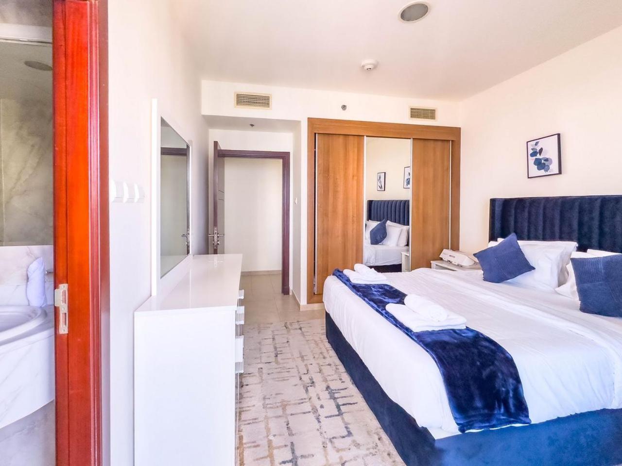 Apartamento 50 Percent Offer ! Iconic Princess Tower ! 64th Floor ! Sea View & Marina Walk View ! 3min To Marina Beach & Tram ! Spacious *