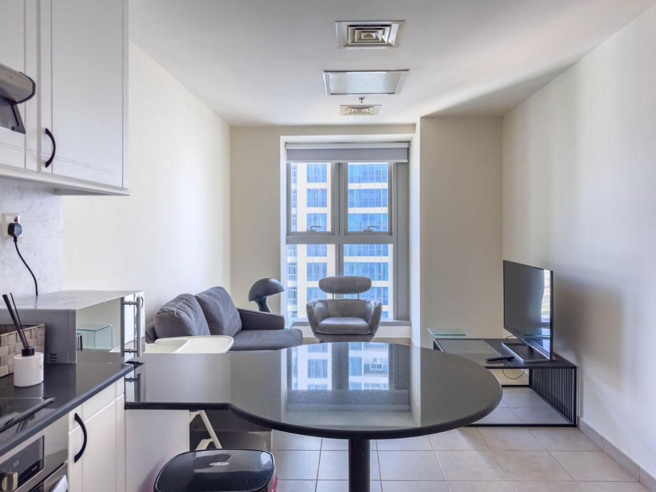 Apartamento 50 Percent Offer ! Iconic Princess Tower ! 64th Floor ! Sea View & Marina Walk View ! 3min To Marina Beach & Tram ! Spacious