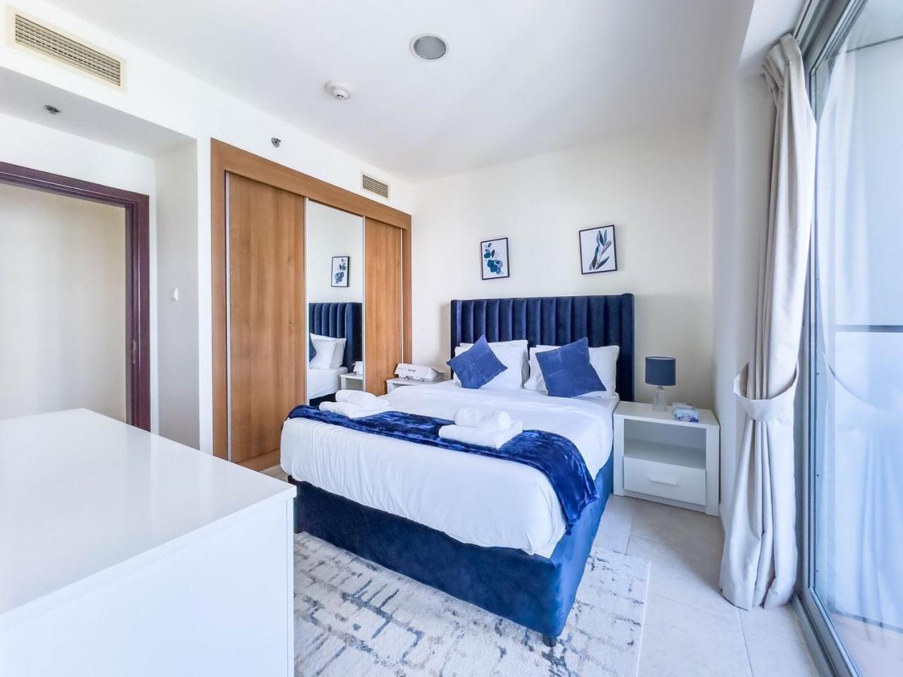 50 Percent Offer ! Iconic Princess Tower ! 64th Floor ! Sea View & Marina Walk View ! 3min To Marina Beach & Tram ! Spacious Apartamento