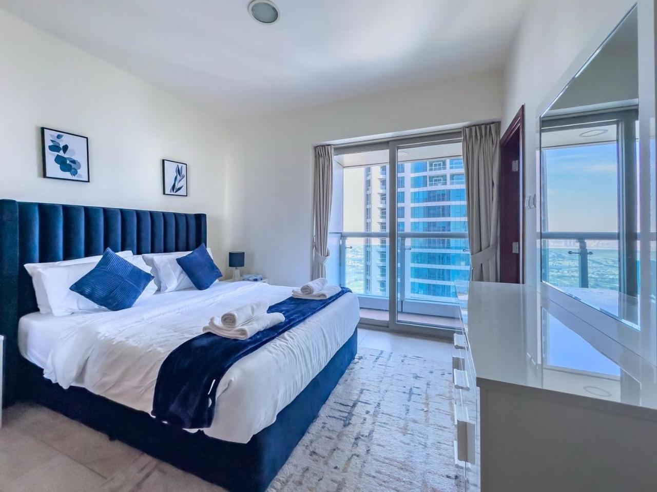 Apartamento 50 Percent Offer ! Iconic Princess Tower ! 64th Floor ! Sea View & Marina Walk View ! 3min To Marina Beach & Tram ! Spacious *
