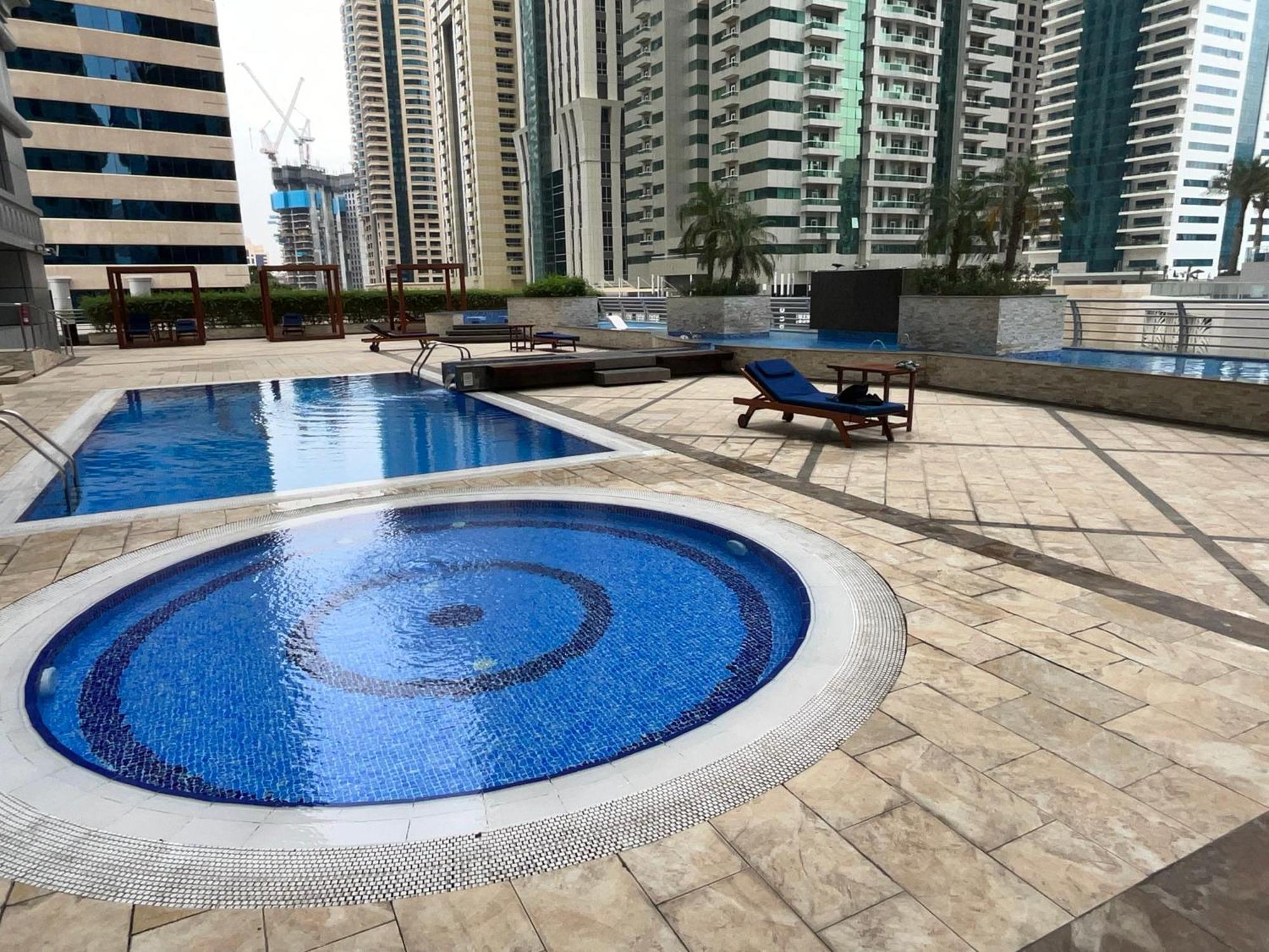 50 Percent Offer ! Iconic Princess Tower ! 64th Floor ! Sea View & Marina Walk View ! 3min To Marina Beach & Tram ! Spacious * Dubái