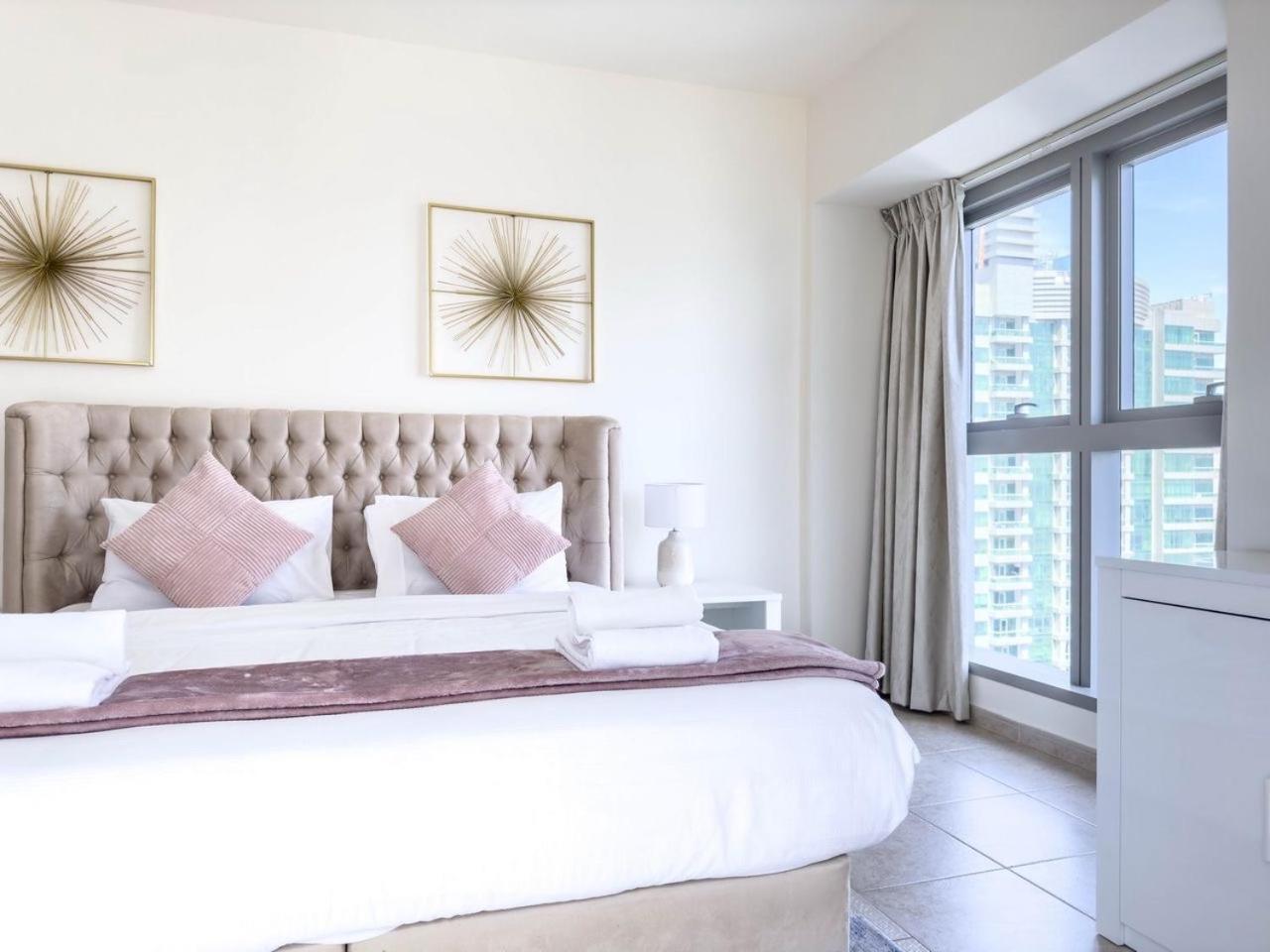 50 Percent Offer ! Iconic Princess Tower ! 64th Floor ! Sea View & Marina Walk View ! 3min To Marina Beach & Tram ! Spacious Apartamento *