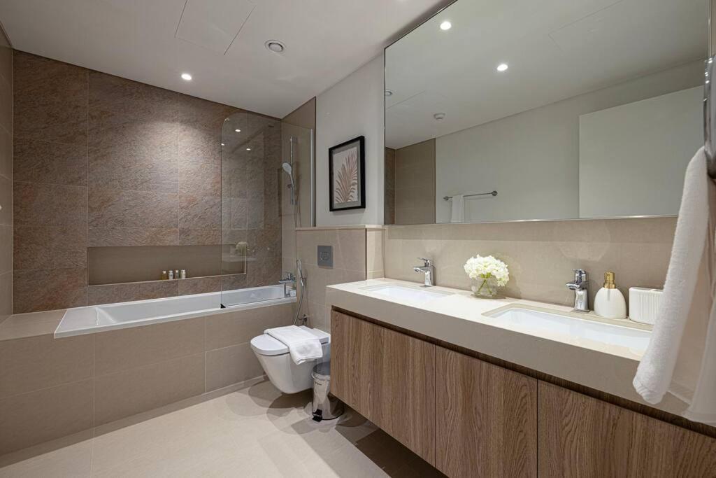 Appartamento Magnificent - A Spacious 3 Bedroom With A Mesmerizing Burj Khalifa View *