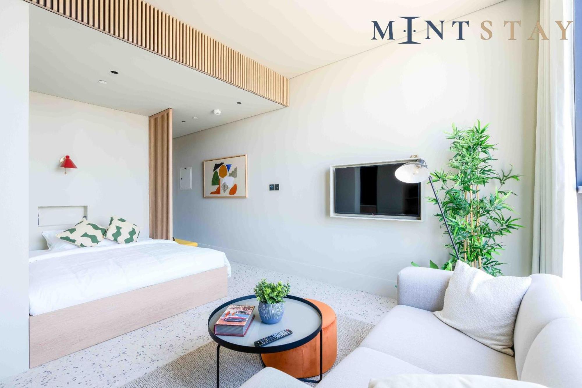 Apartemen Upside Living, Burj Khalifa View, Business Bay - Mint