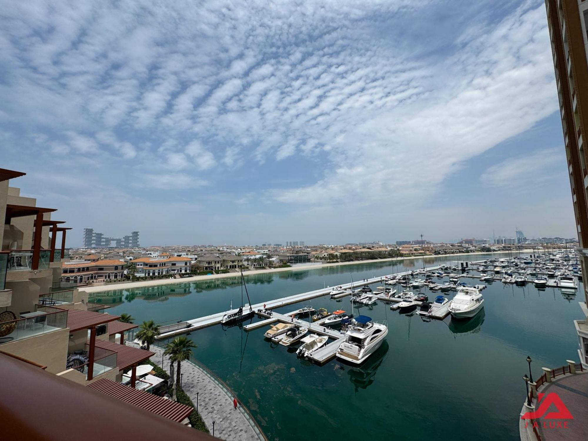Unique At Of Yachts With Panoramic Sea View Of Burj Khalifa, Alarab & Atalntis In Palm Jumeirah Lägenhet *