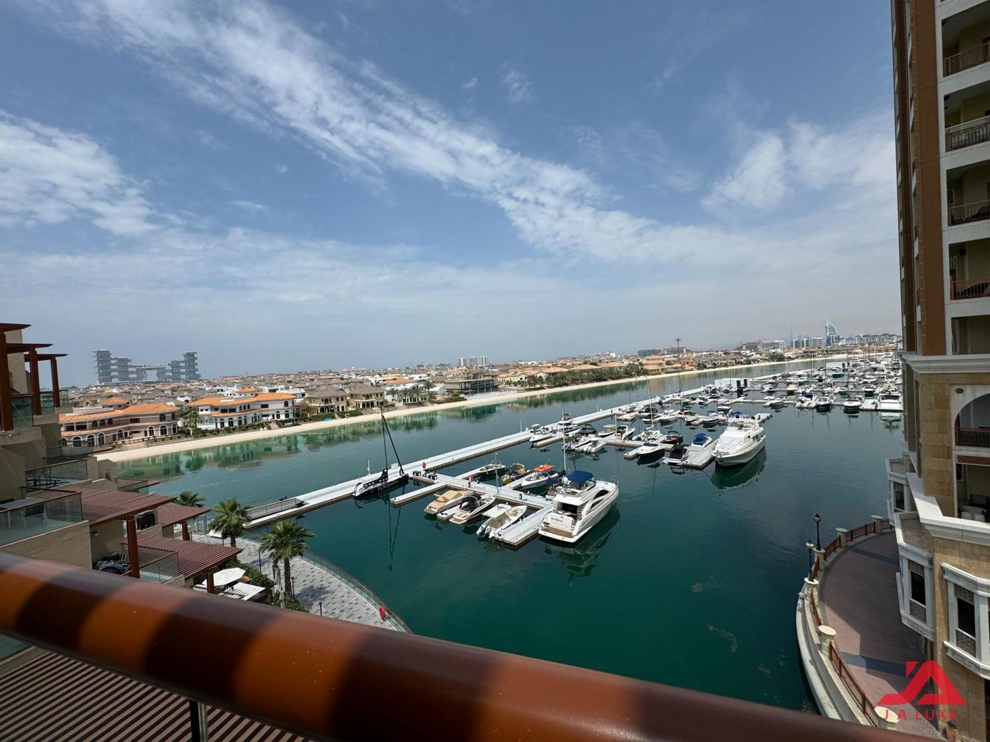 Lägenhet Unique At Of Yachts With Panoramic Sea View Of Burj Khalifa, Alarab & Atalntis In Palm Jumeirah *
