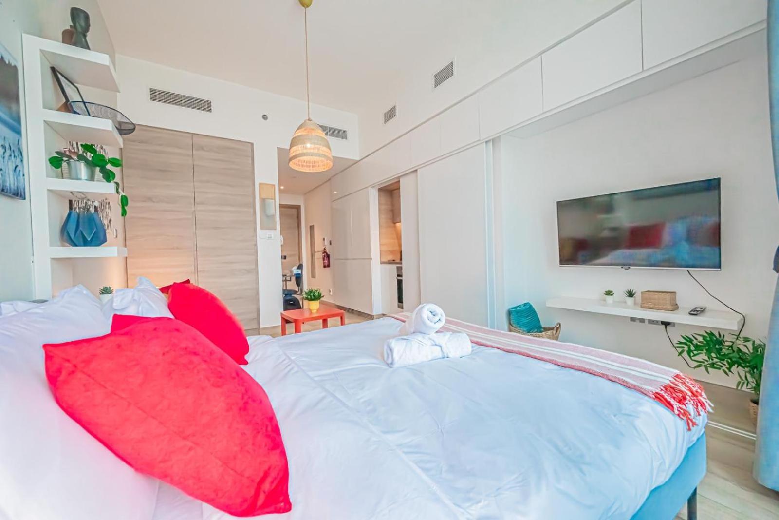 Apartment Cozy Marina Studio-walk To Beach, Shops & Dining Dubai