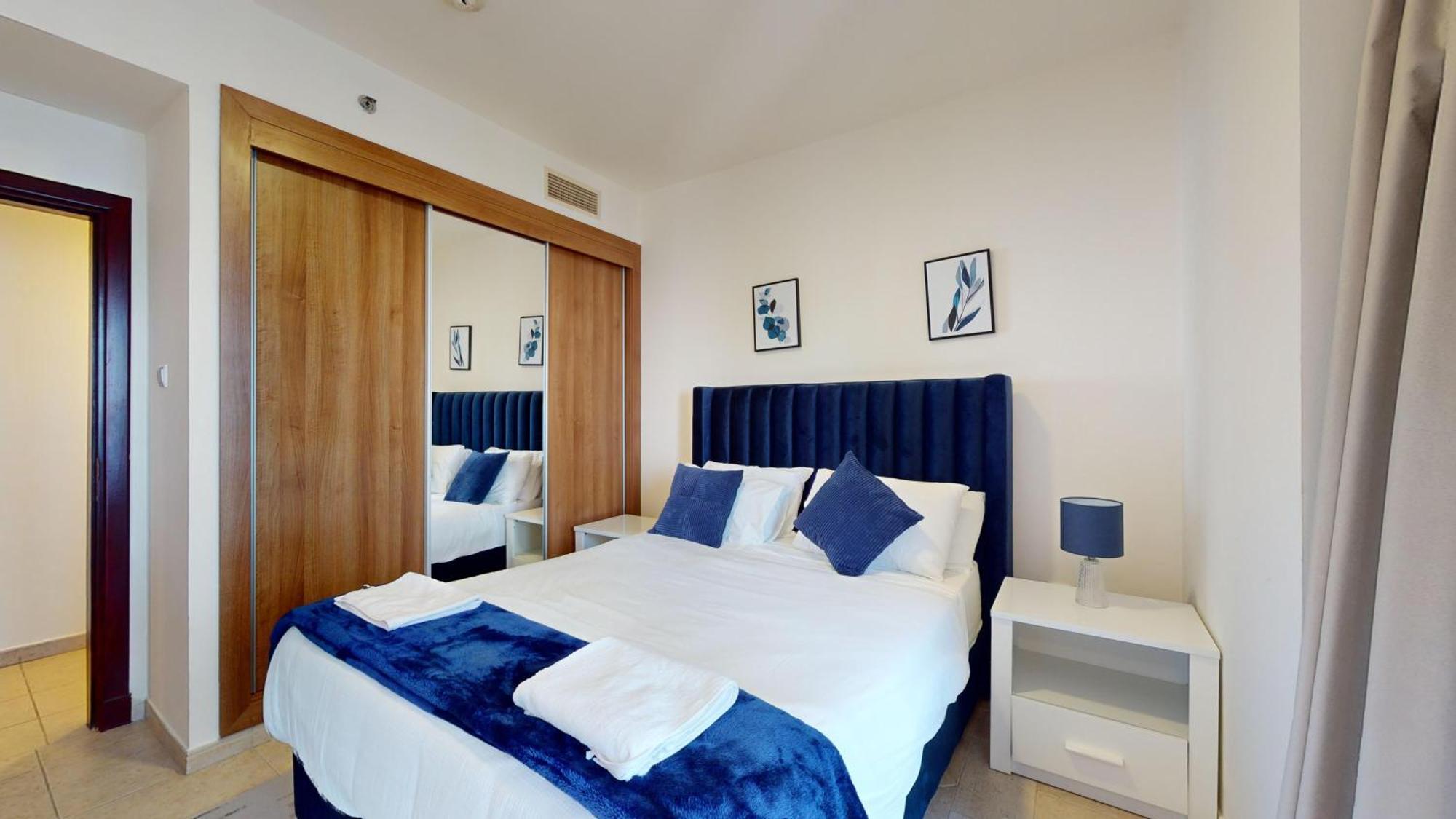 Apartamento 50 Percent Offer ! Iconic Princess Tower ! 64th Floor ! Sea View & Marina Walk View ! 3min To Marina Beach & Tram ! Spacious *