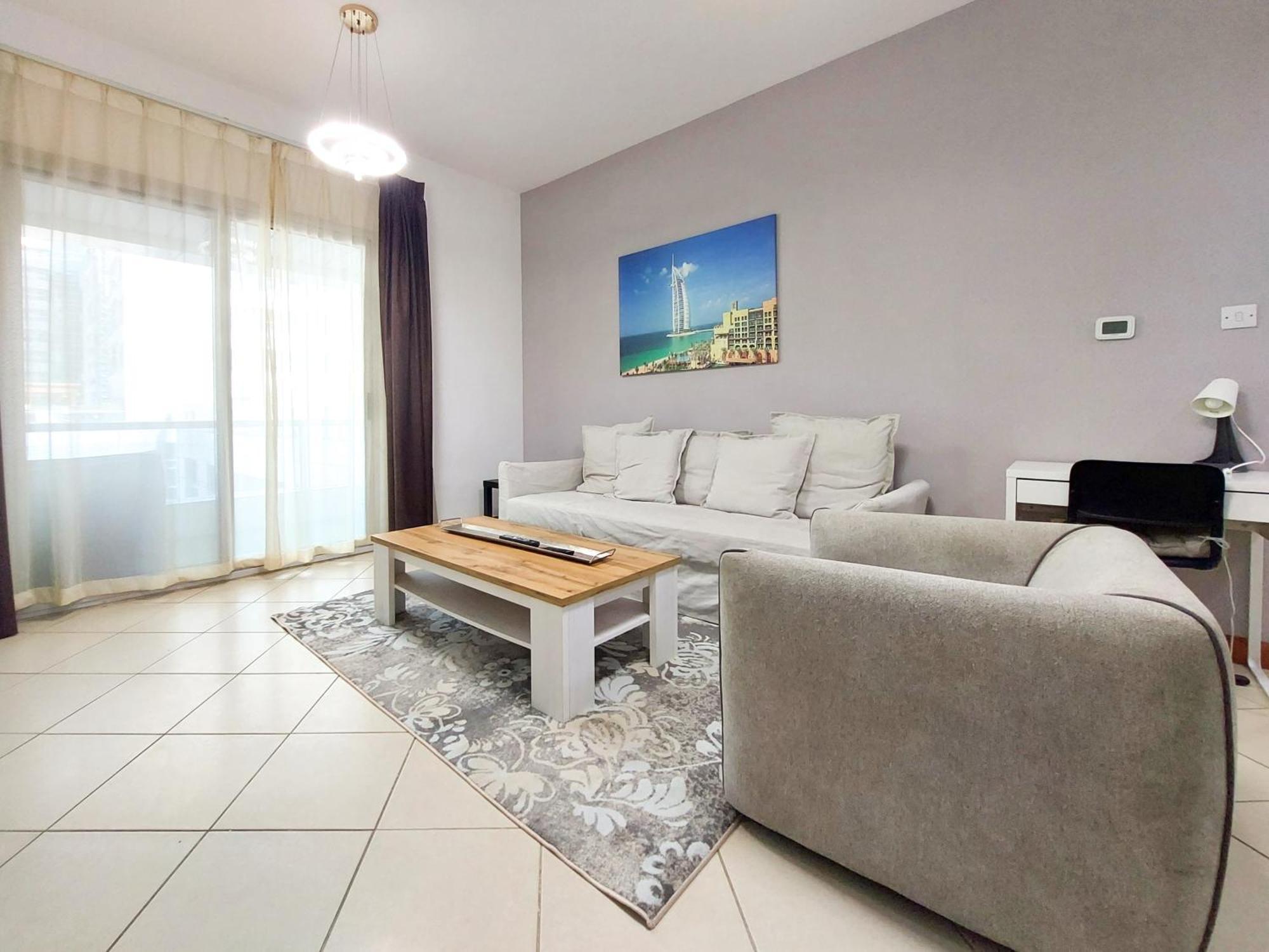 1 Bedroom Facing Pool, Close To Metro Station