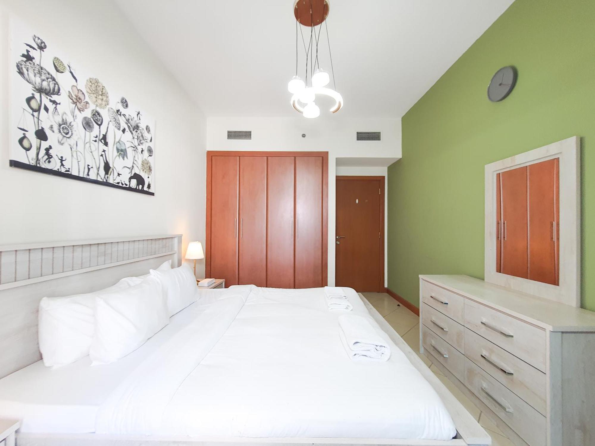 Appartement 1 Bedroom Facing Pool, Close To Metro Station