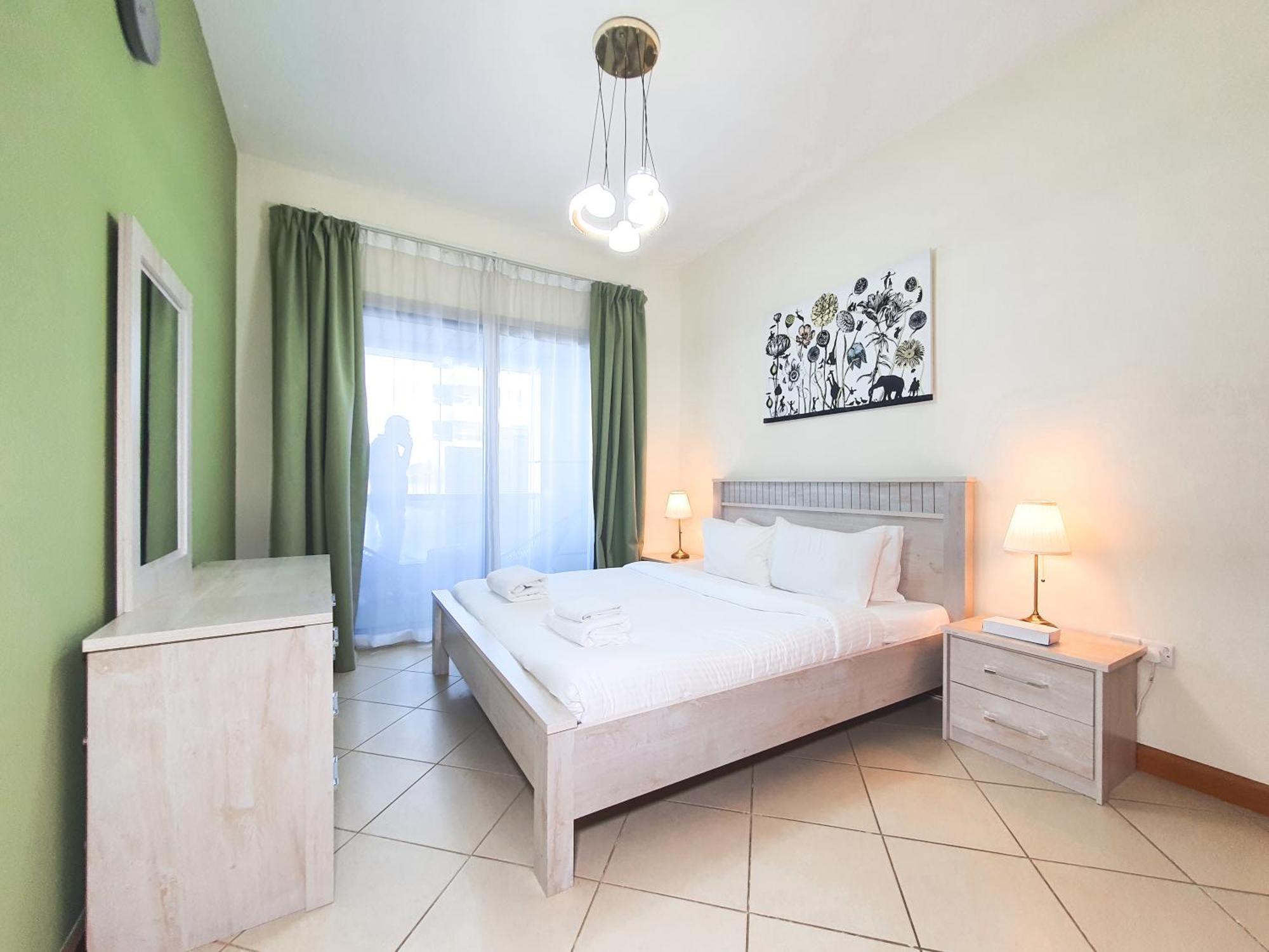 Appartement 1 Bedroom Facing Pool, Close To Metro Station *