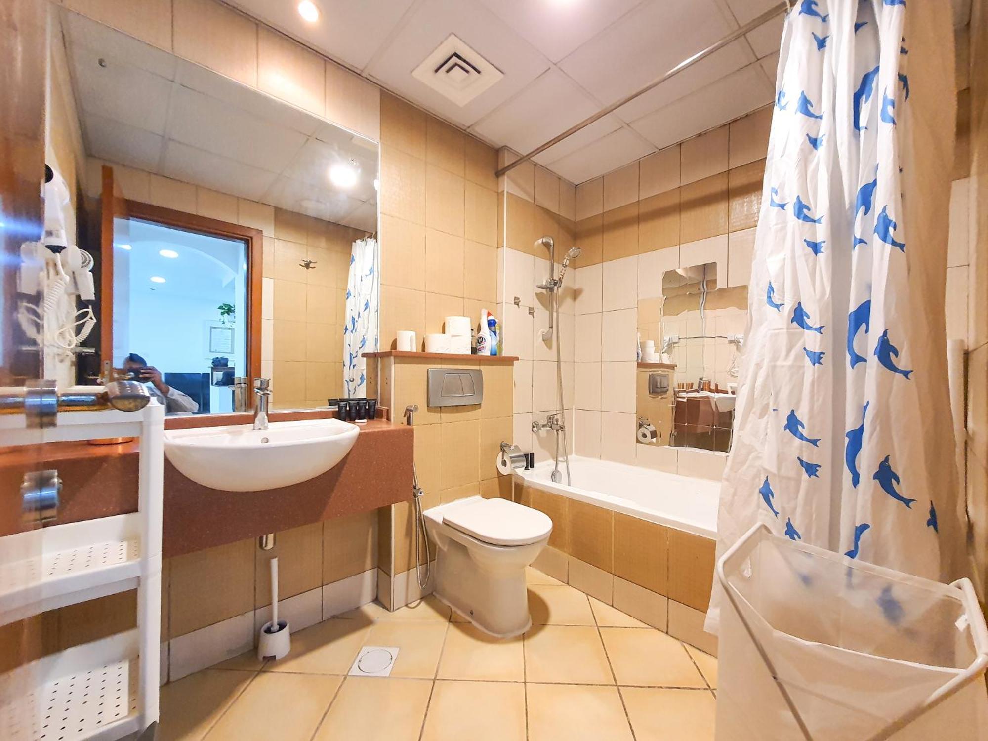 1 Bedroom Facing Pool, Close To Metro Station *