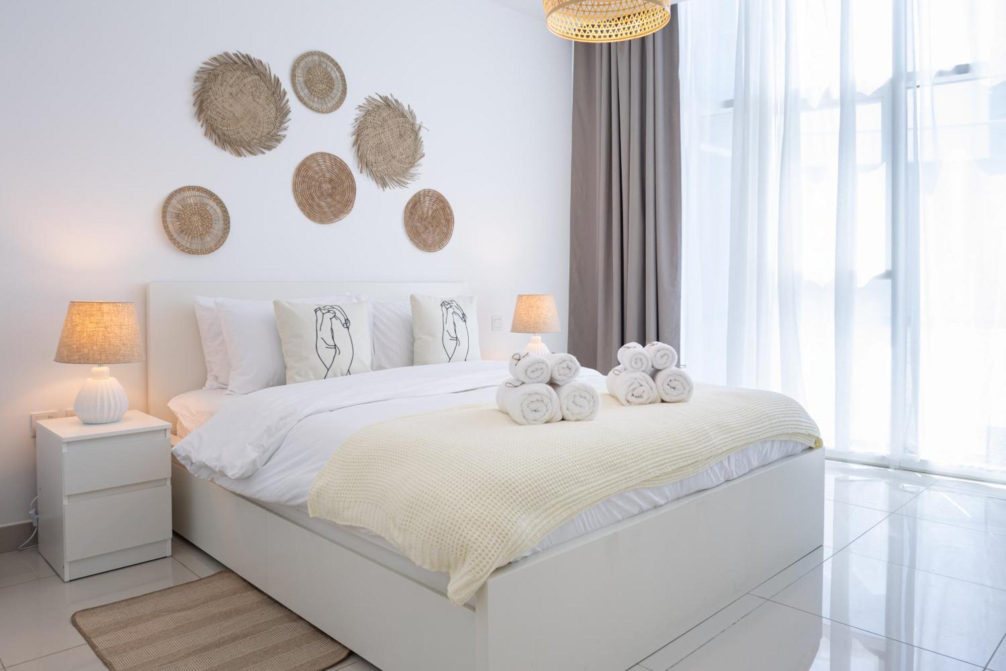 Waves Homes - Charming With Balcony, Minutes From The * Dubaï