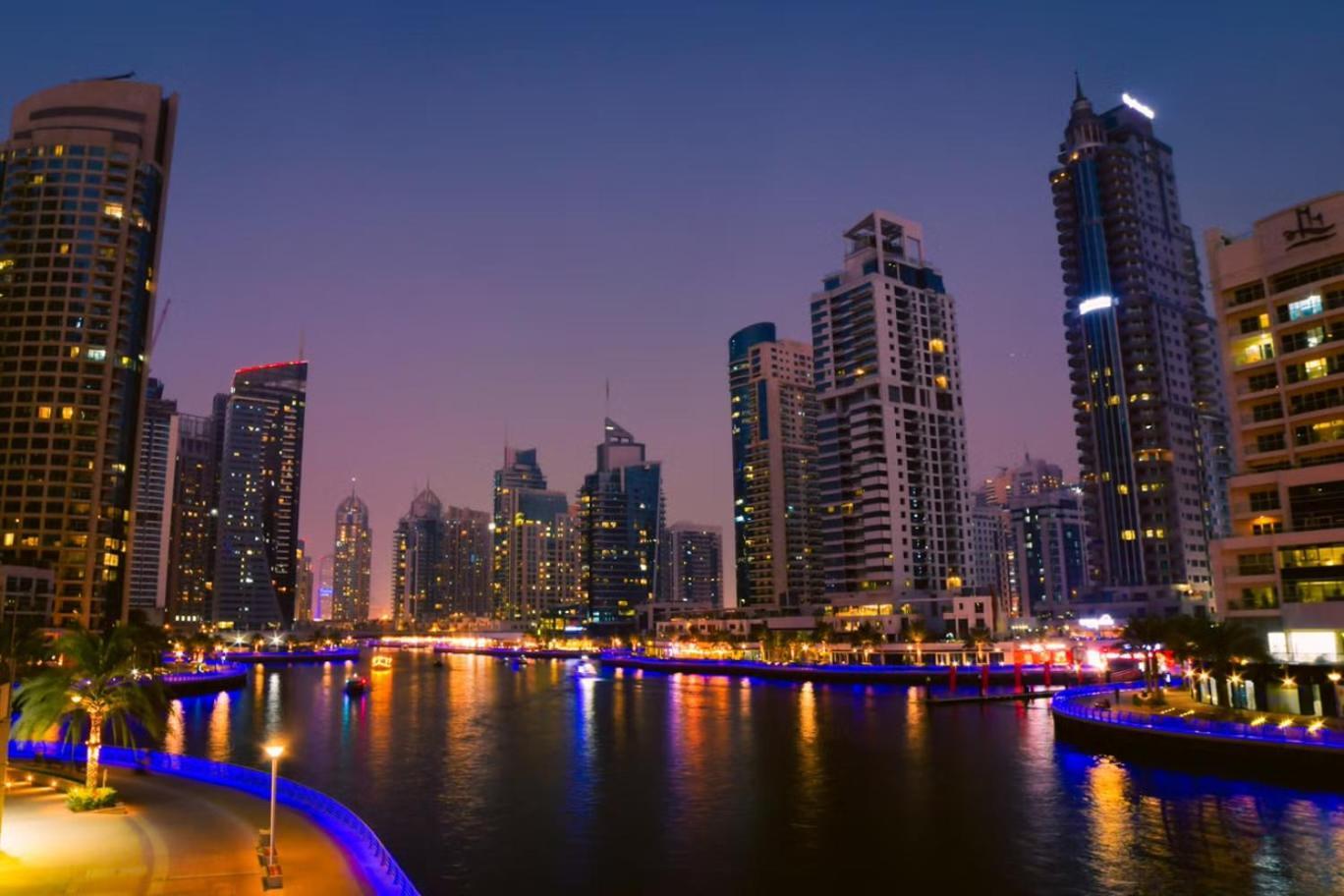 50 Percent Offer ! Iconic Princess Tower ! 64th Floor ! Sea View & Marina Walk View ! 3min To Marina Beach & Tram ! Spacious Apartamento