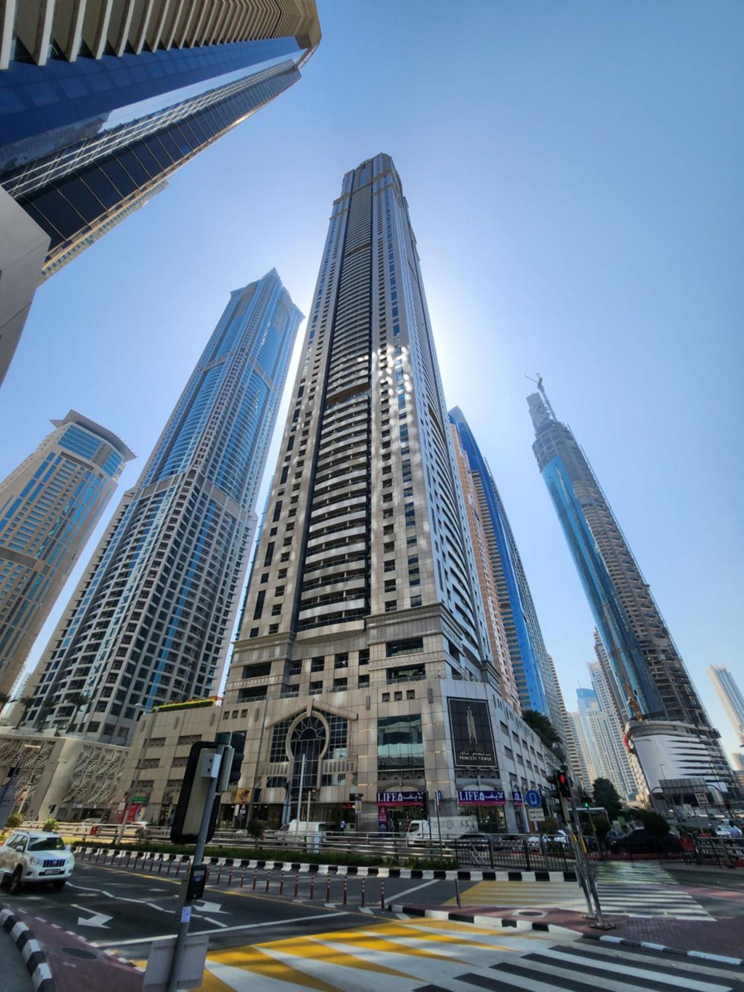 50 Percent Offer ! Iconic Princess Tower ! 64th Floor ! Sea View & Marina Walk View ! 3min To Marina Beach & Tram ! Spacious Apartamento *