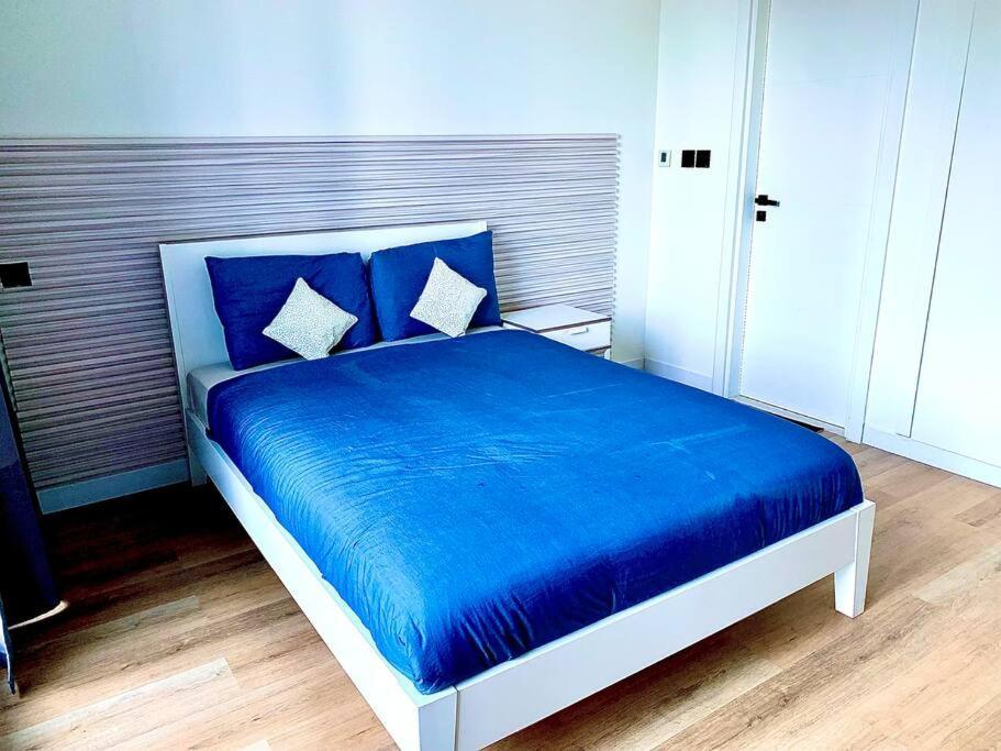 Ezhomes * Dubai