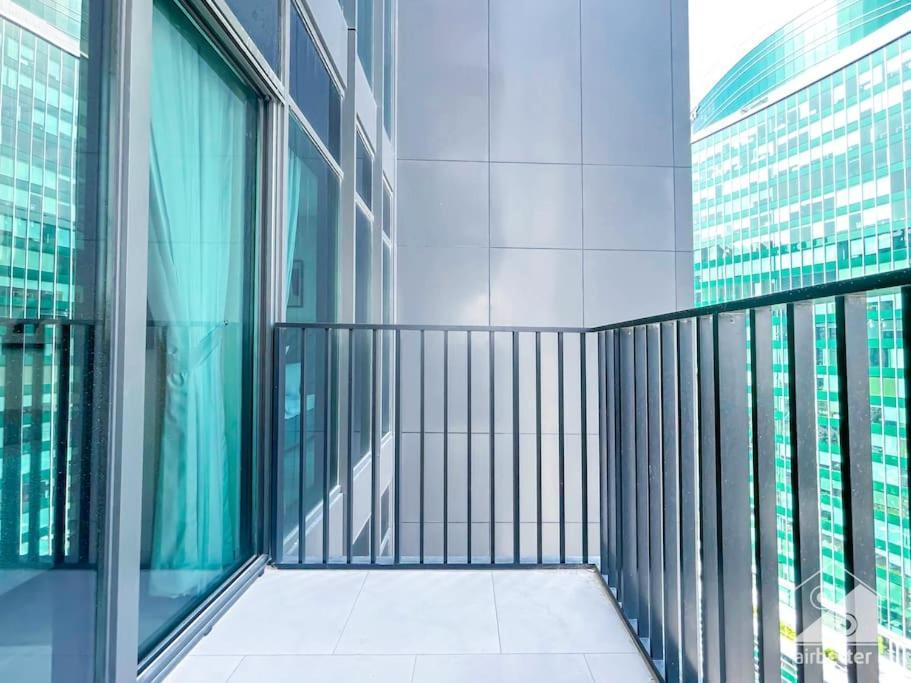Luxurious 1bedroom Balcony & View Business Bay *