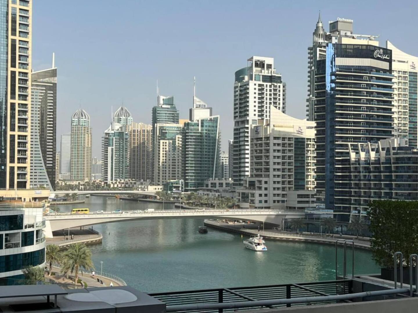 Luxurious 1 Bedroom In The Marina! Apartamento Dubái