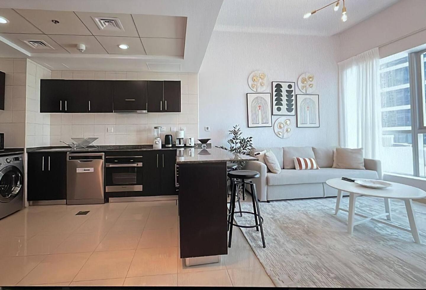 Apartamento Luxurious 1 Bedroom In The Marina! *