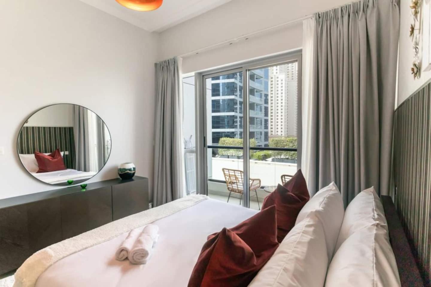 Apartamento Luxurious 1 Bedroom In The Marina! Dubái