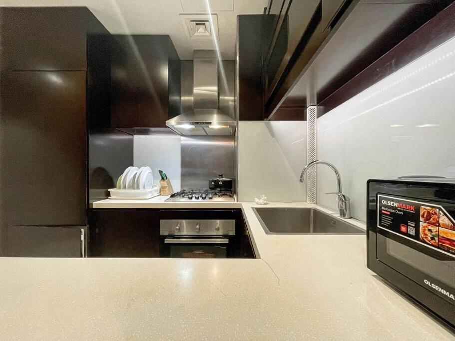 Apartemen Two Bed In Damac Upper Crest Tower Near Burj Khalifa - Ezytrac