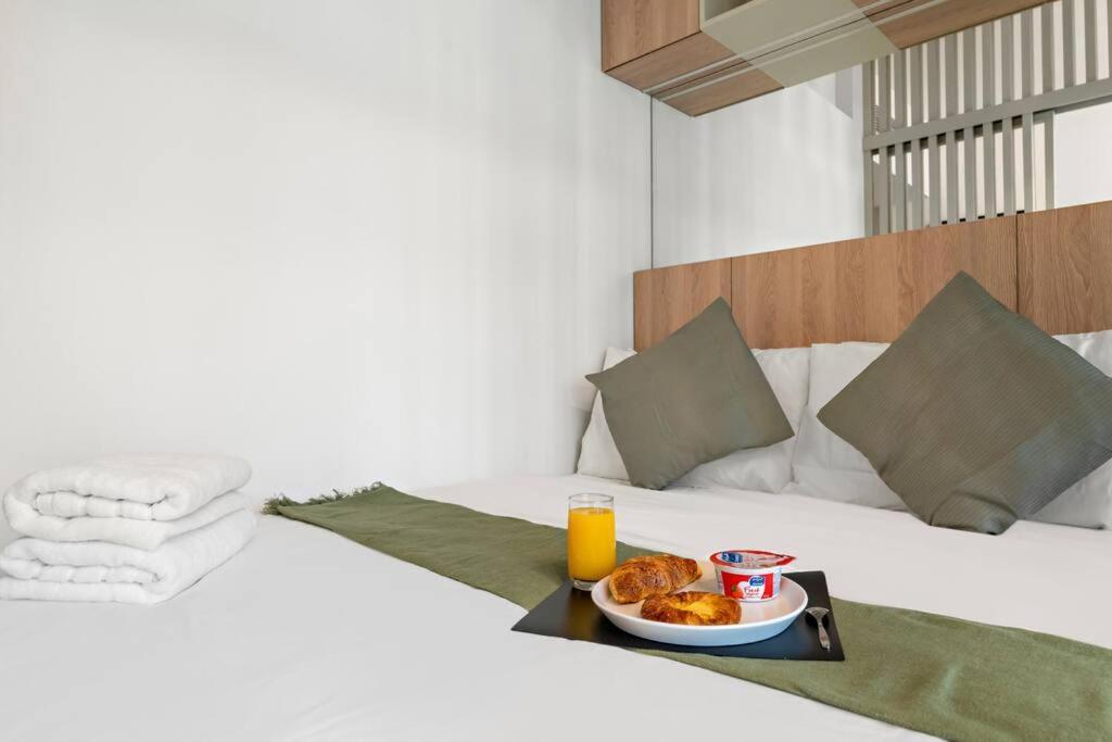 Appartement Renovated Next To Mall & Burj Khalifa Dubai