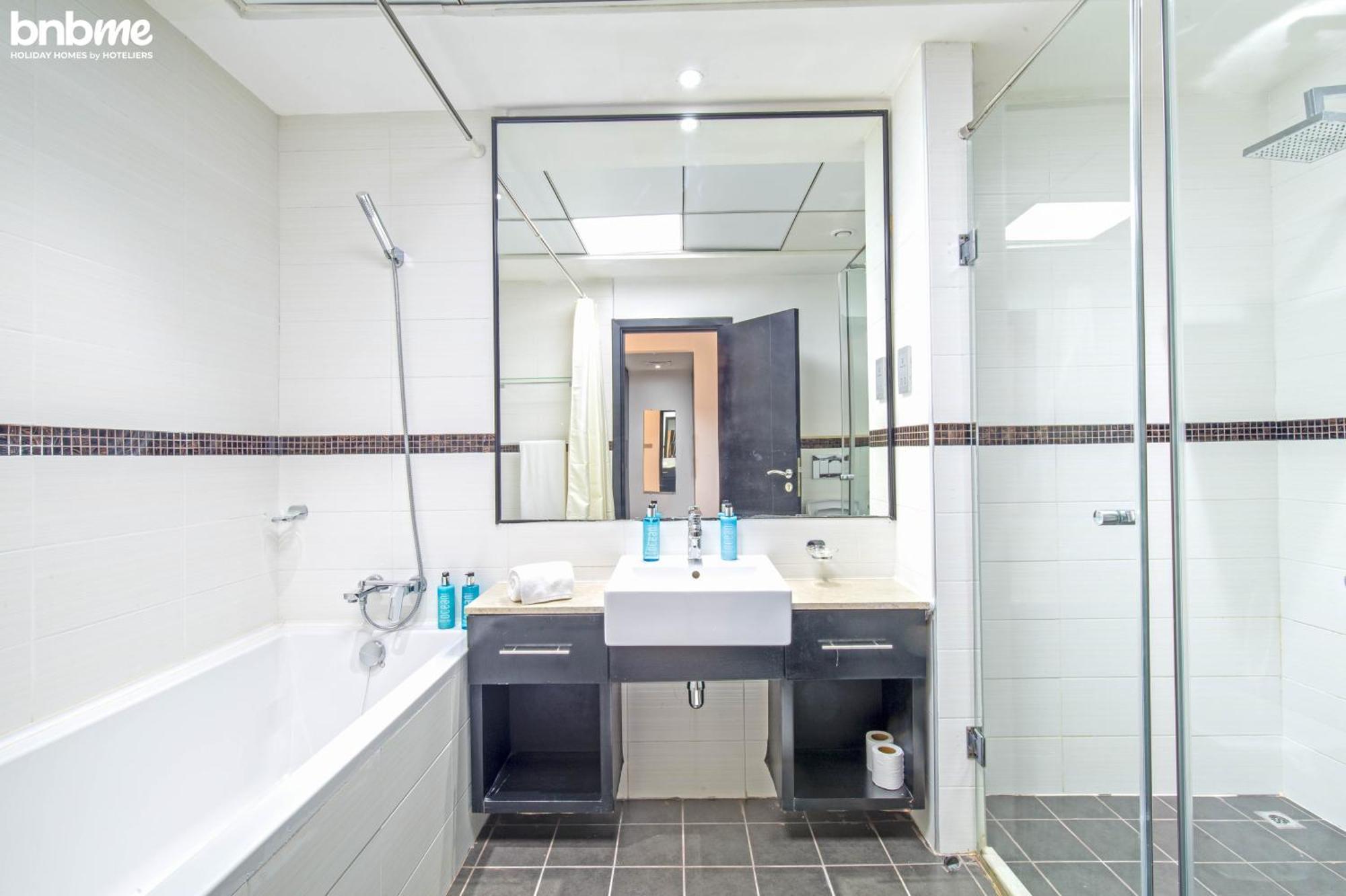 Bnbmehomes - Skyview Tower Lägenhet