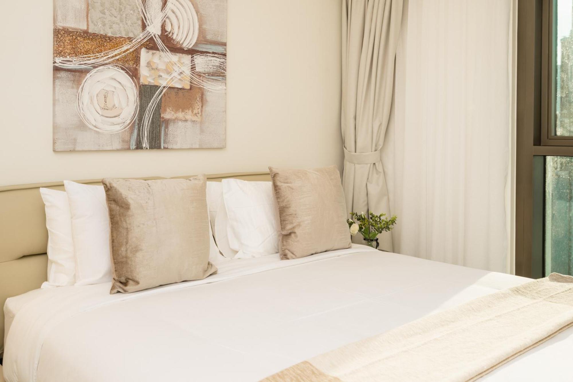 Prime Retreats @ Burj Crown By Emaar, Downtown *