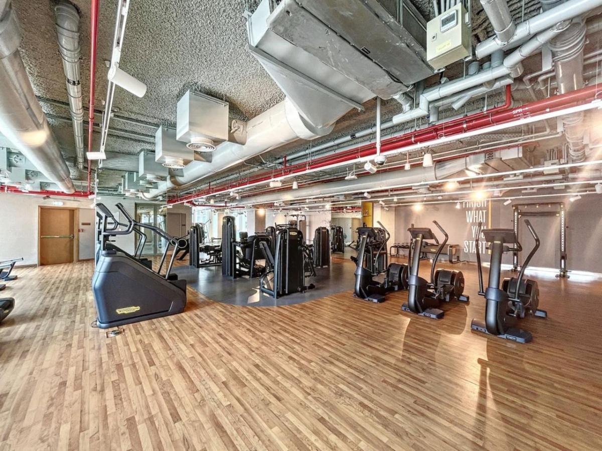 Downtown Views 2 - Sleek Two Bedroom Apartemen