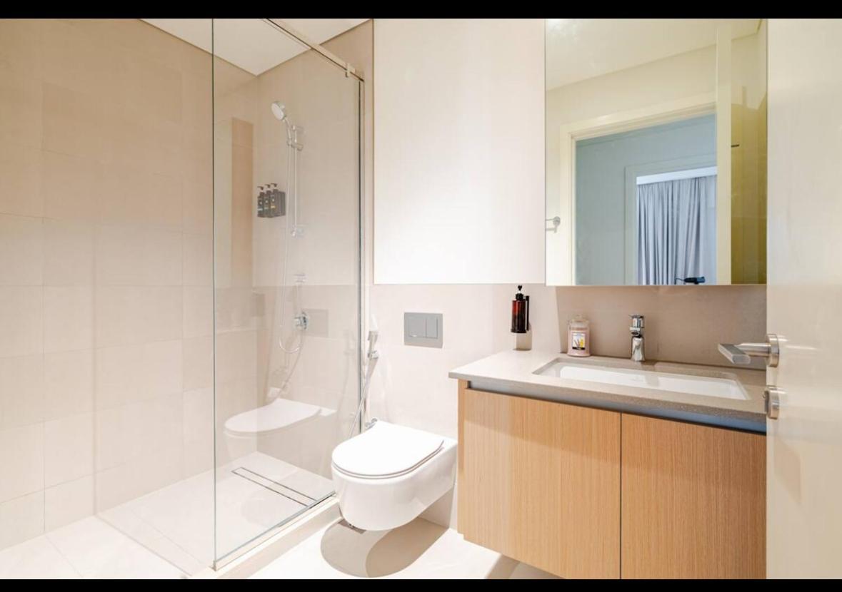 Exquisite 1-bedroom With Pool Scenery In Creek Harbour Apartment *