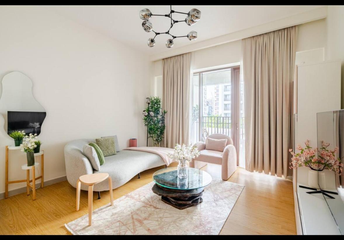 Exquisite 1-bedroom With Pool Scenery In Creek Harbour Apartment Dubai