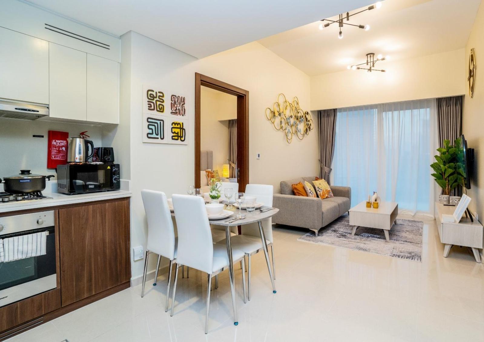 Apartment Stunning 2-bedroom Business Bay With Burj Khalifa View & Huge Balcony *