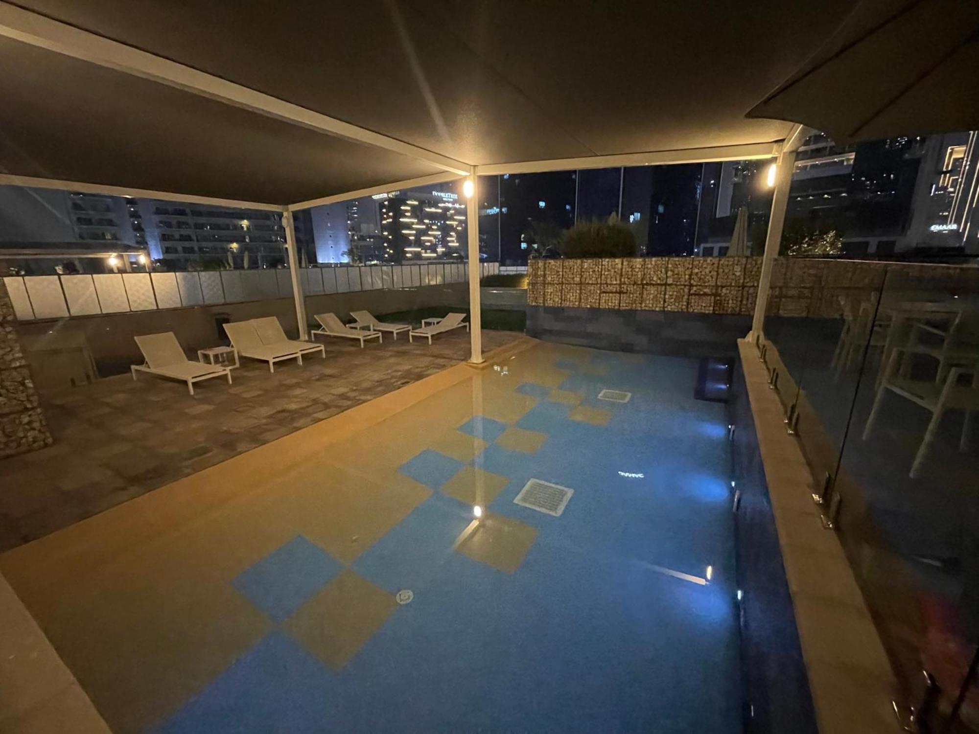 Stunning 2-bedroom Business Bay With Burj Khalifa View & Huge Balcony * Dubai